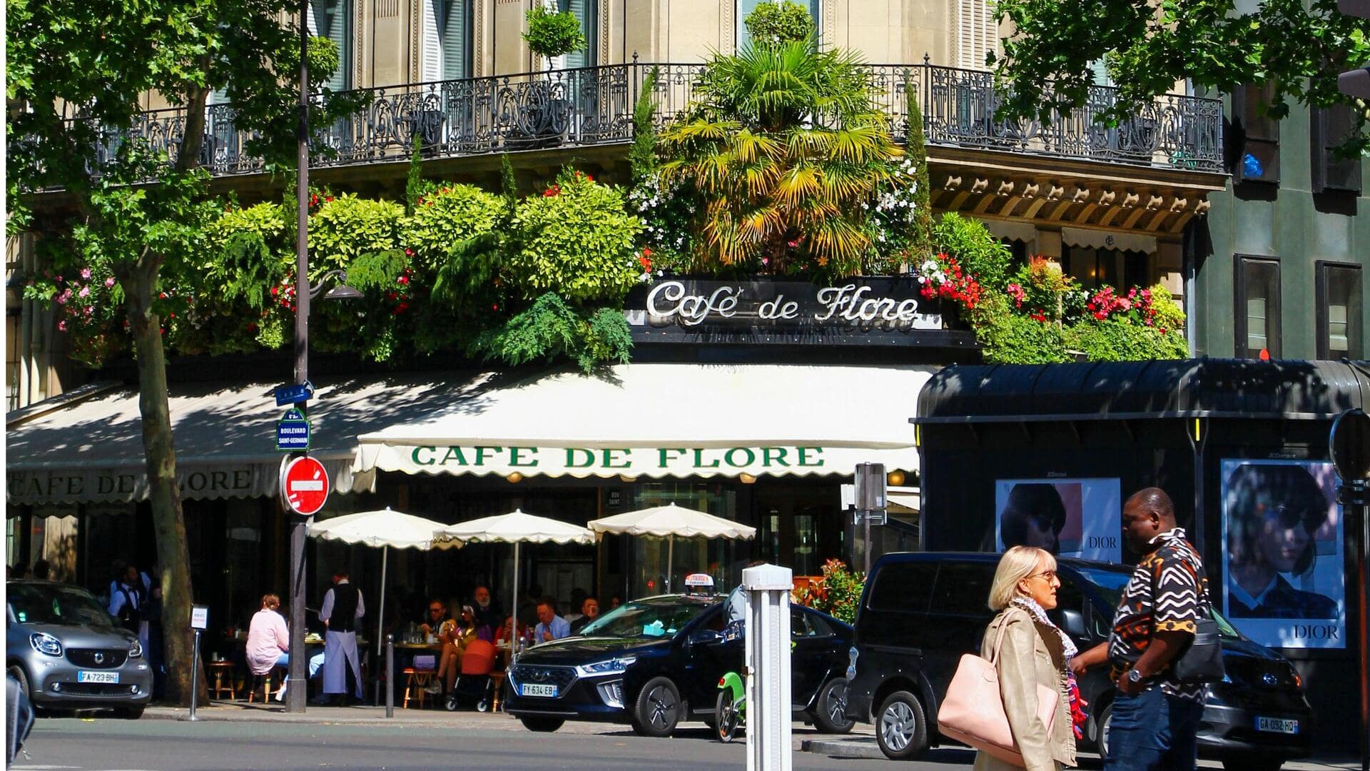 Lima Teras Kafe Terbaik di Paris untuk Mengamati Orang