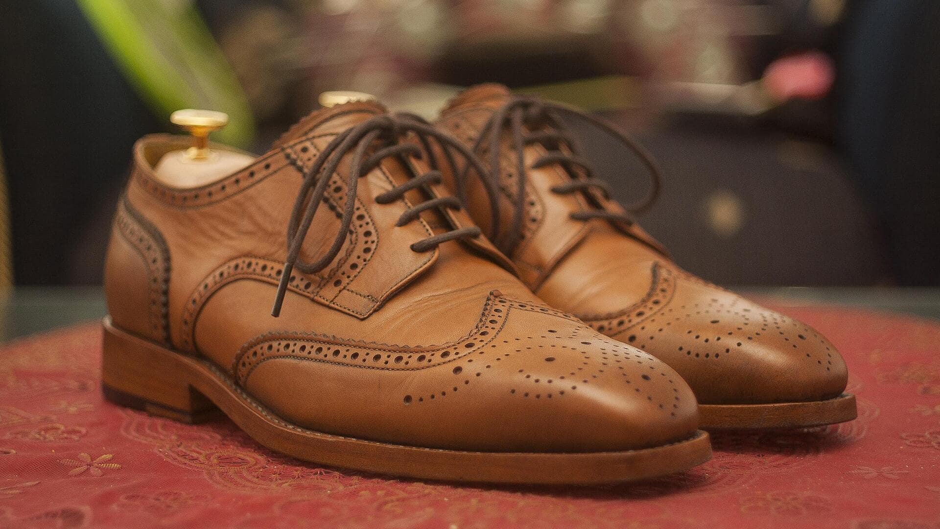 Tingkatkan gaya dengan sepatu kulit artisan vintage