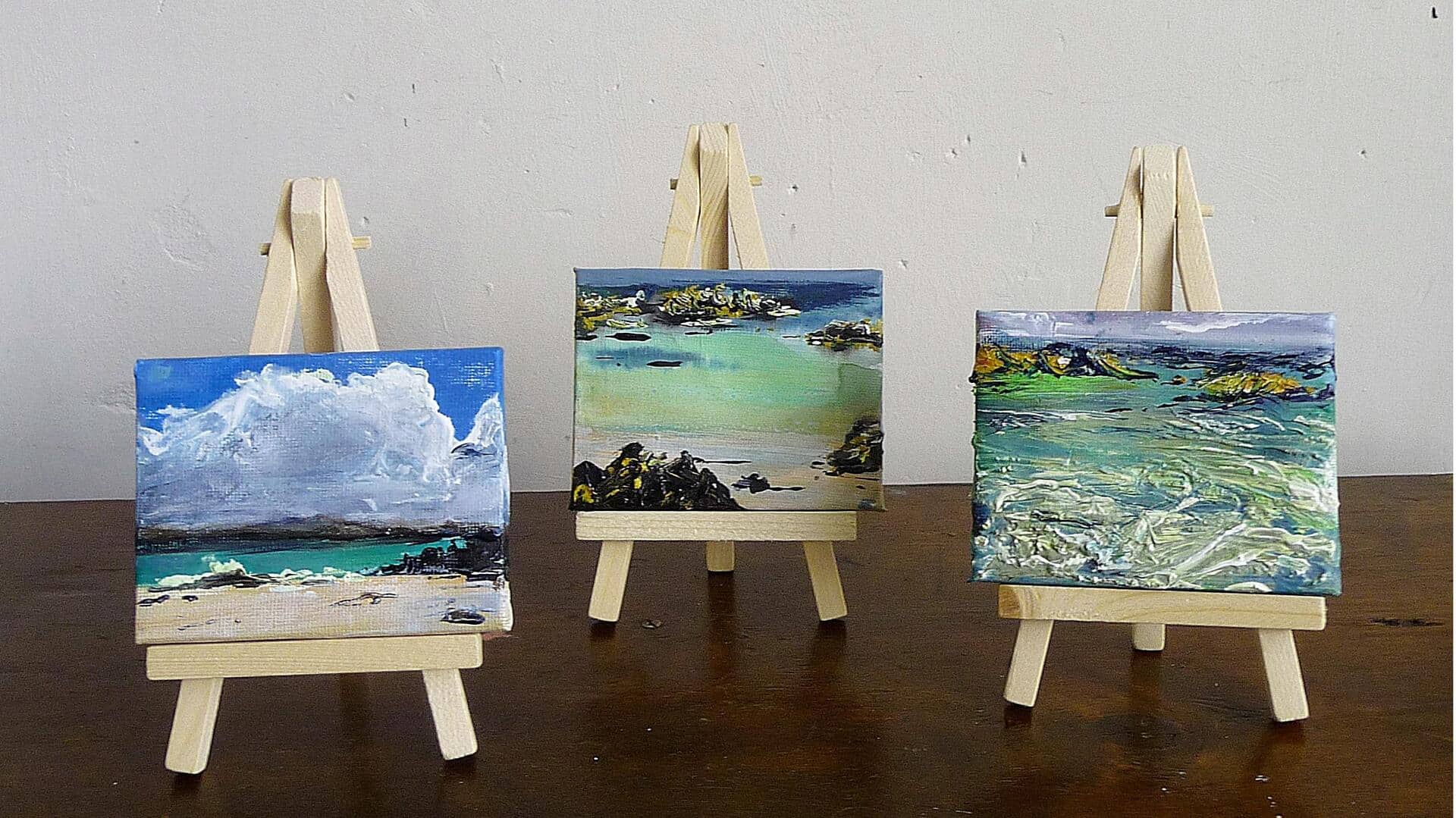 Cara Mudah untuk Menampilkan Koleksi Lukisan Miniatur