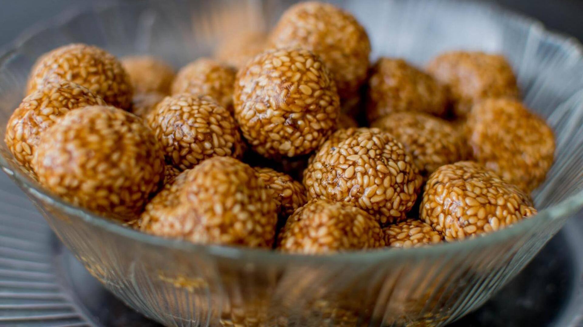 Menikmati Hidangan Penutup India Berbasis Wijen yang Menggugah Selera