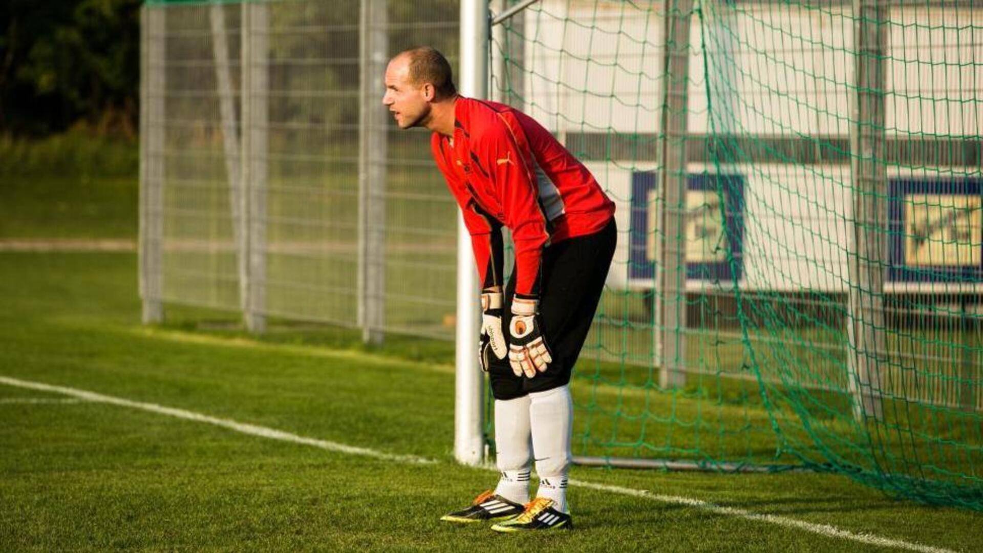 Sejarah tendangan penalti dalam sepak bola