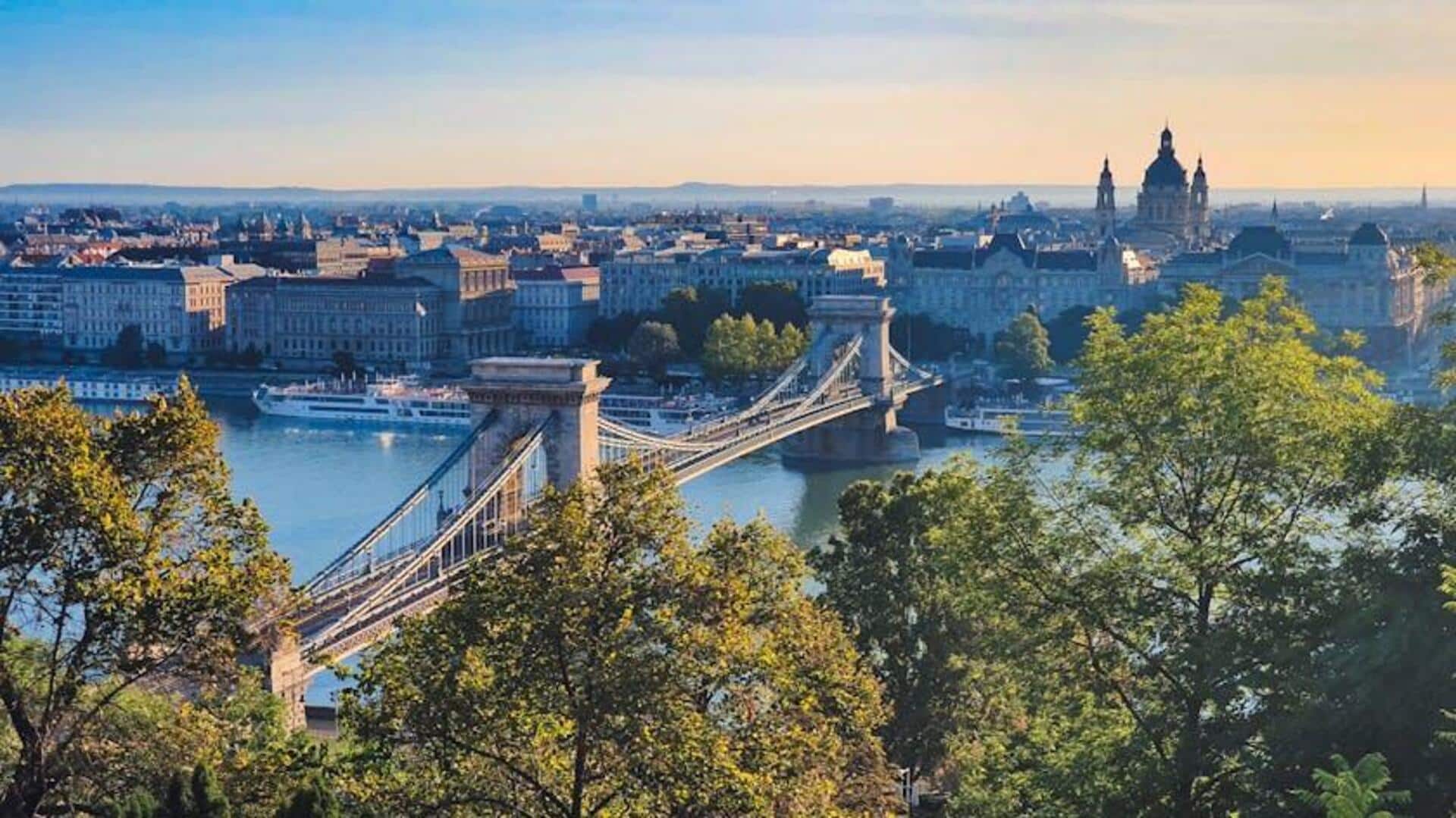 Jembatan Menakjubkan di Budapest yang Harus Dikunjungi