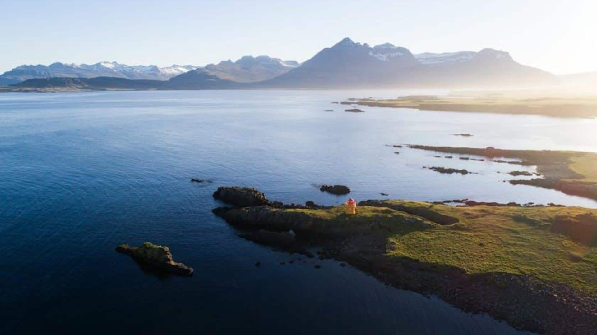 Jelajahi Keindahan Tersembunyi Fjord Islandia dengan Kayak