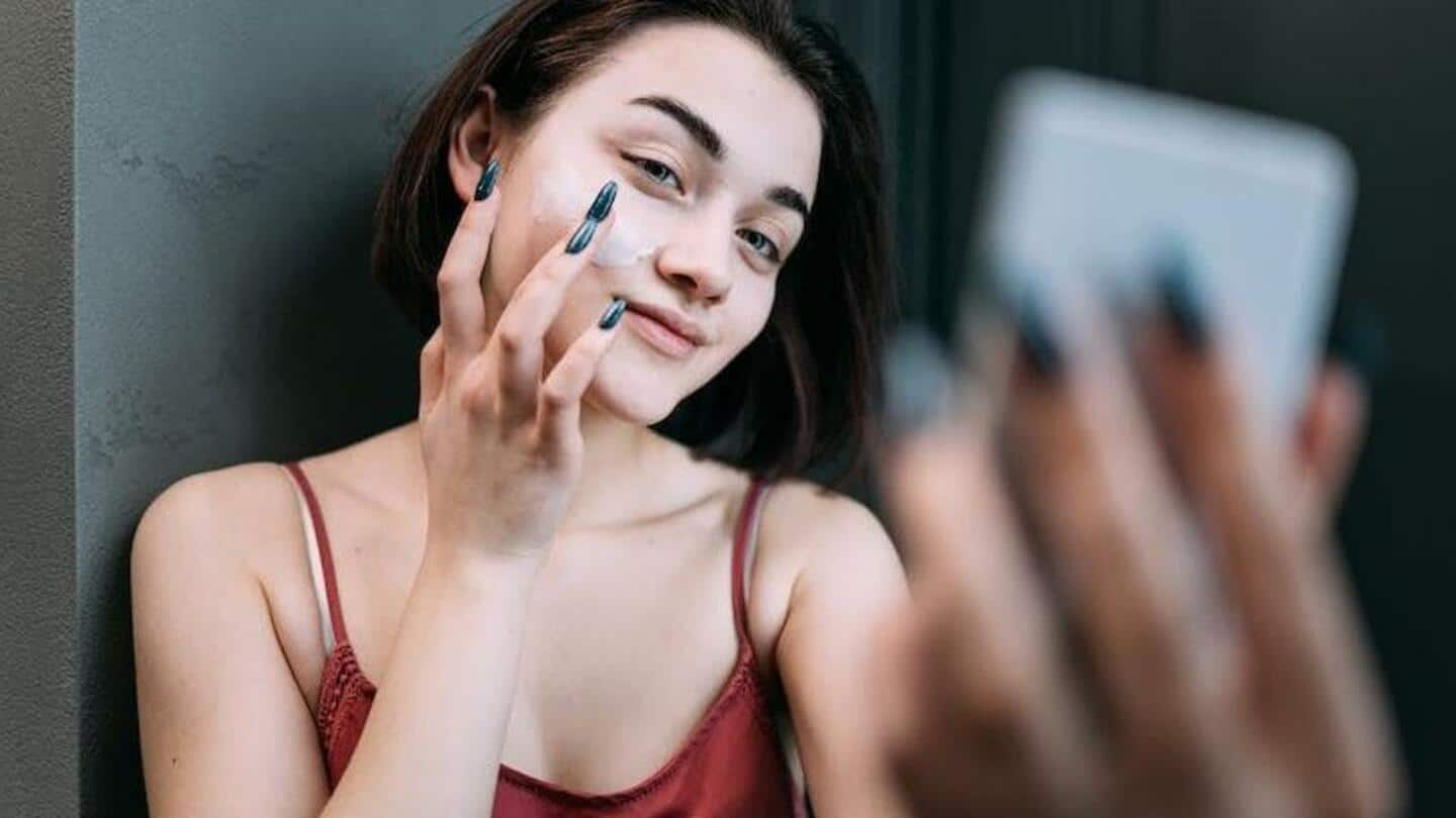 Keluar rumah? Jangan lupa membawa beberapa skincare ini