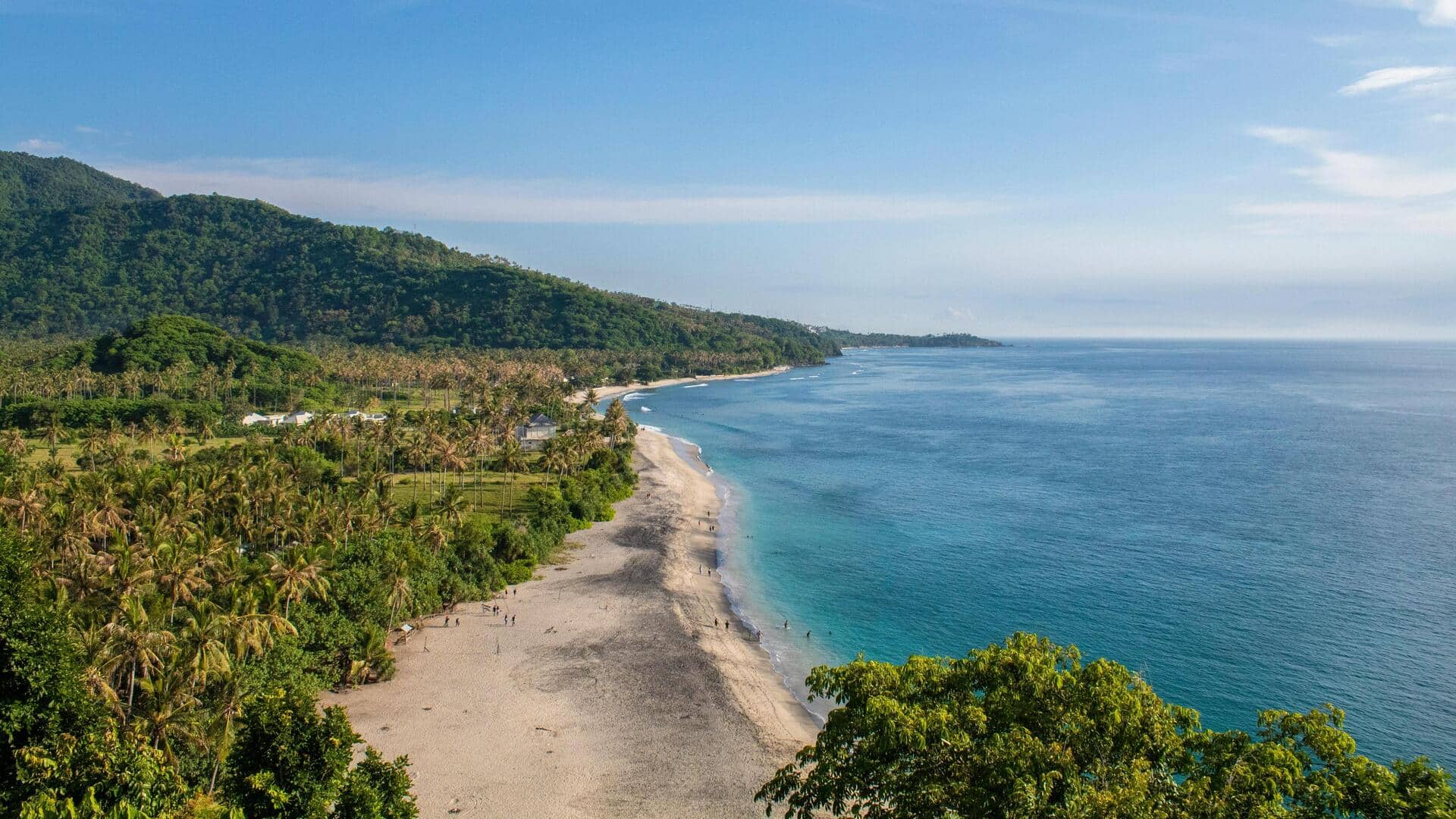Menjelajahi Keindahan Perairan Lombok dengan Kayak Menjelajahi Keindahan Perairan Lombok dengan Kayak