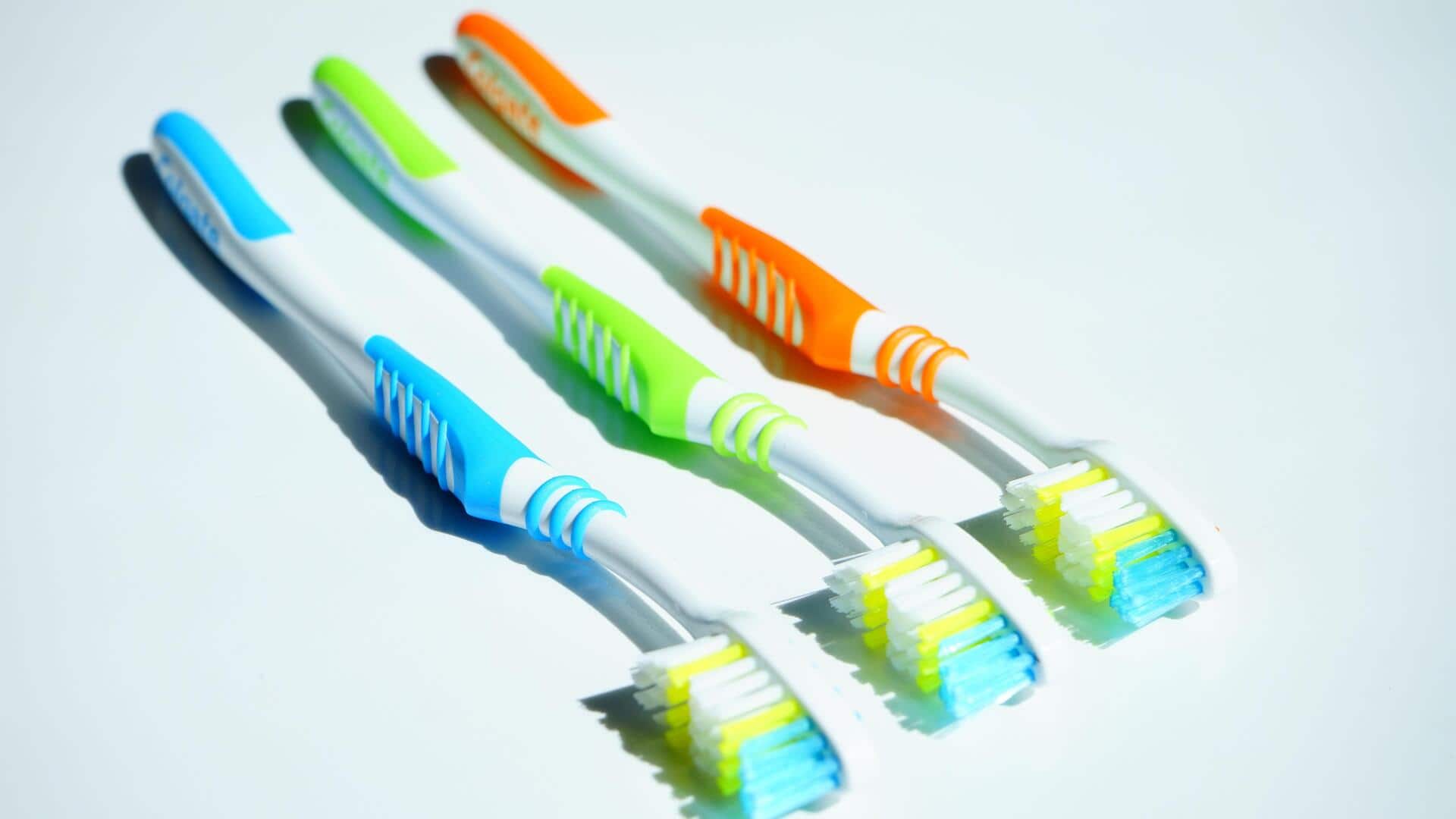 Lima cara cerdas menggunakan sikat gigi bekas