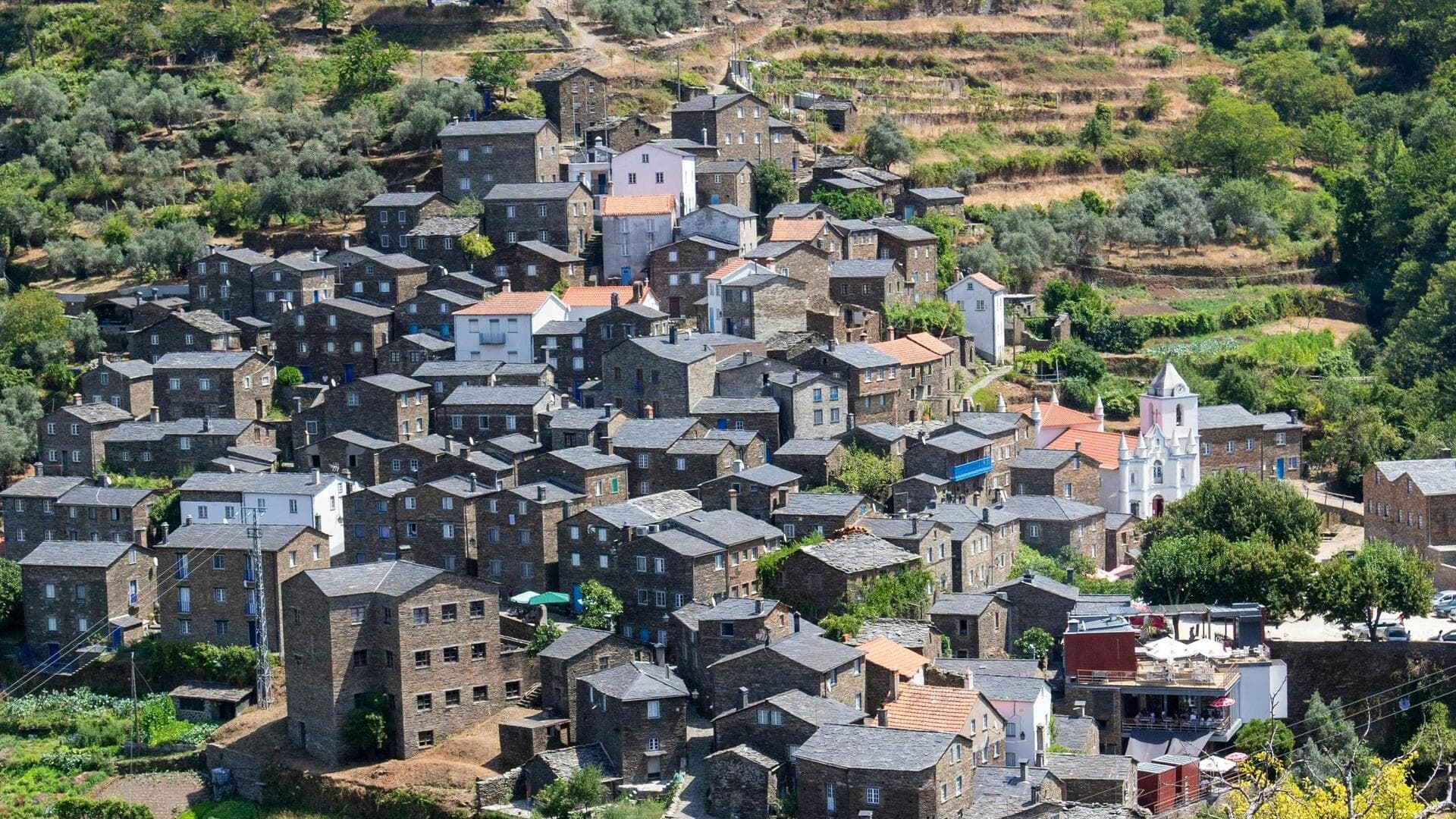 Desa Menawan di Portugal untuk Retret Seni