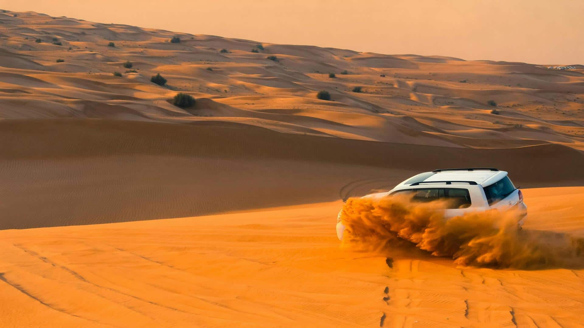 Mengarungi Gurun Arab dengan Dune Bashing