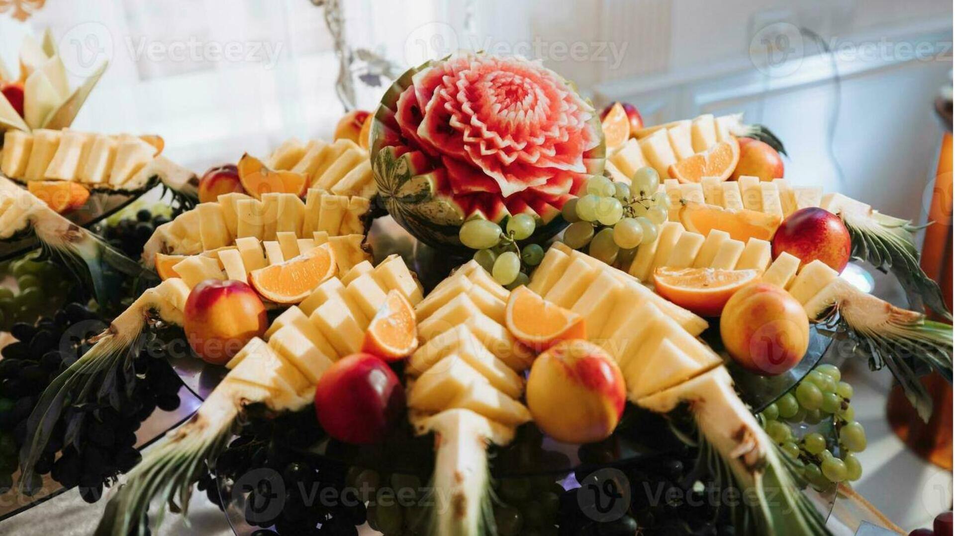 Mempelajari Seni Ukir Buah dalam Pesta