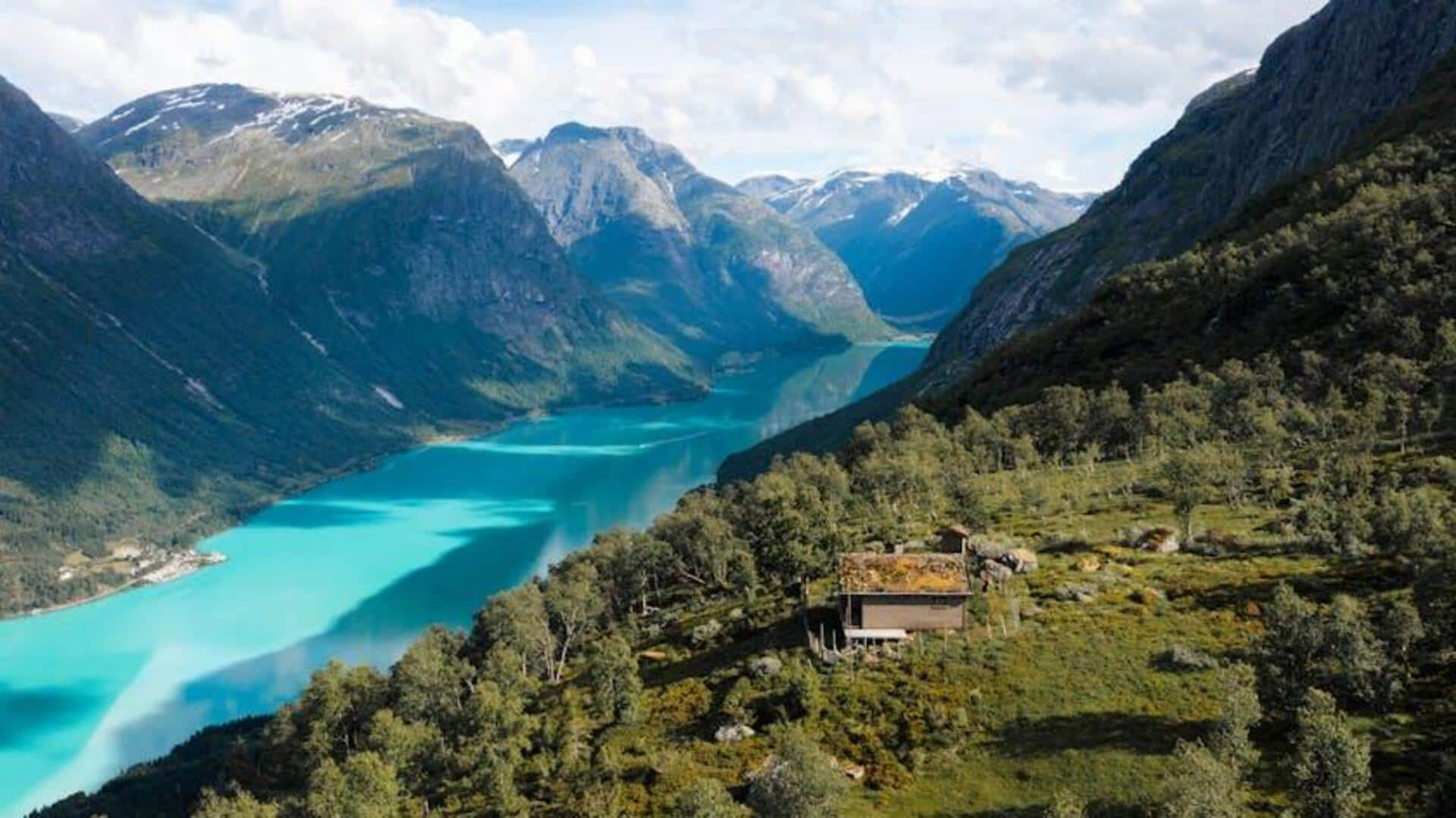 Menikmati Keindahan Lanskap Akrafjord, Norwegia