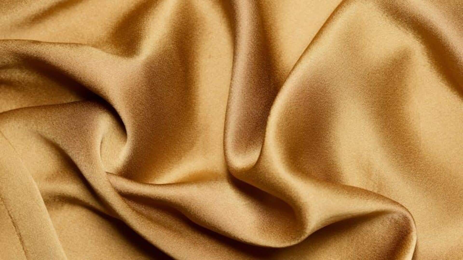 Sutra dalam Mode: Desain Abadi dan Berpengaruh Sutra dalam Mode: Desain Abadi dan Berpengaruh