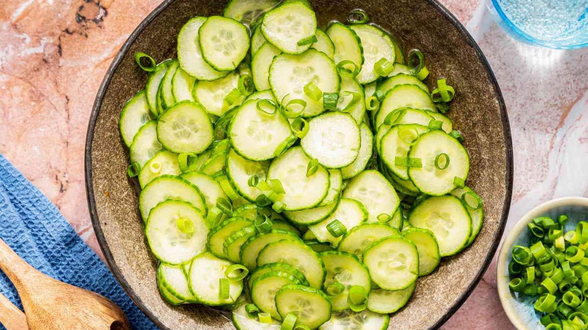 Salad Timun Segar untuk Memeriahkan Musim Panas