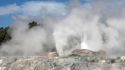 Menjelajahi Keajaiban Geotermal di Selandia Baru