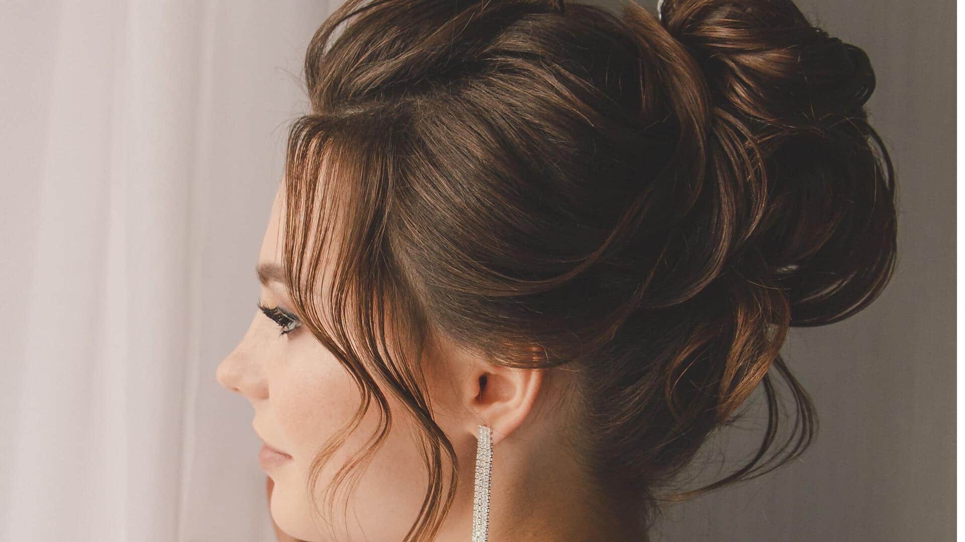 Gaya rambut klasik untuk wanita modern
