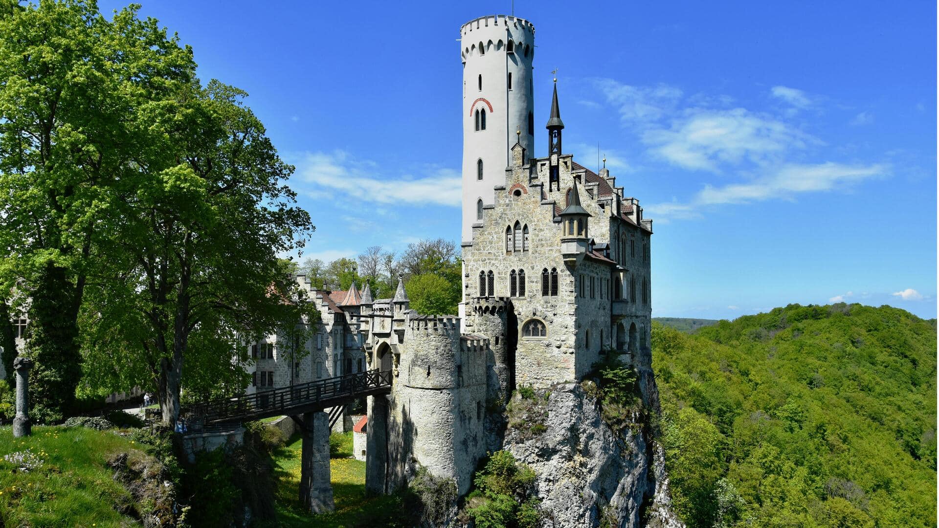 Menjelajahi Keindahan Kastil Lichtenstein di Baden-Wurttemberg, Jerman