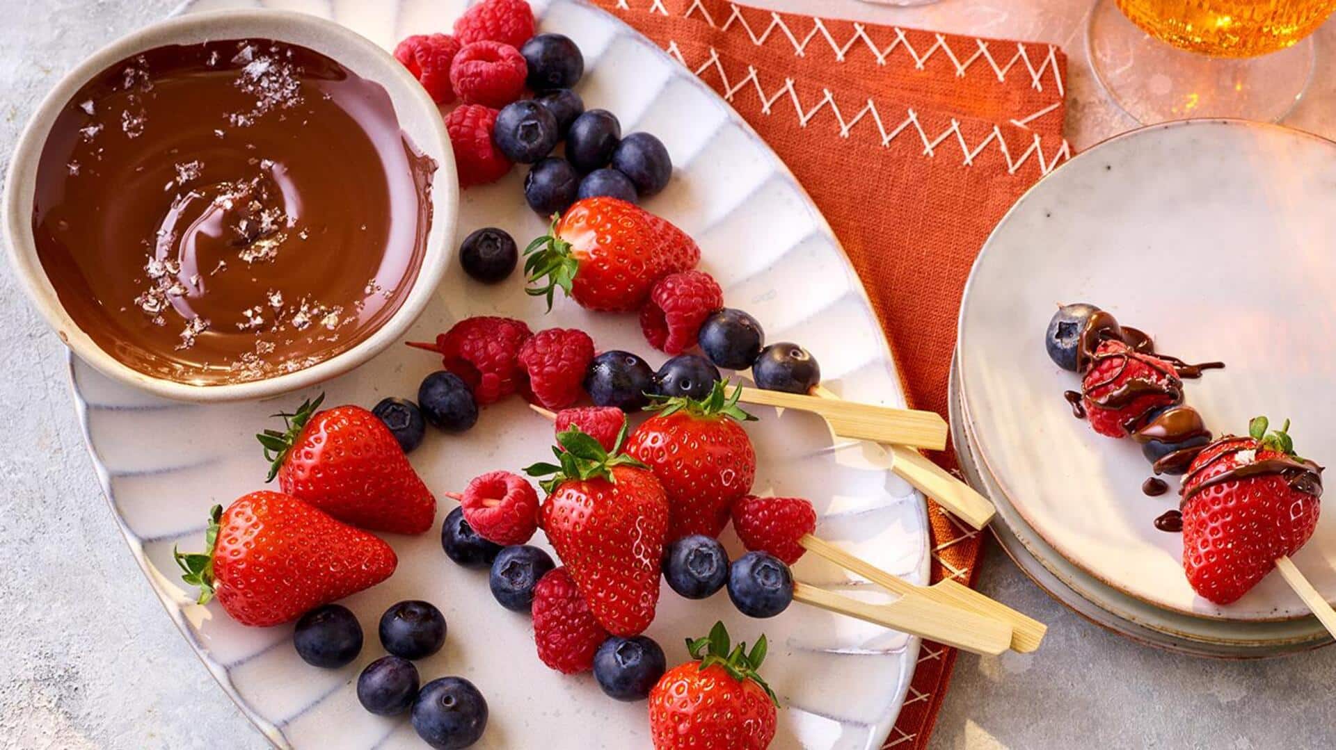 Menyajikan Camilan Buah yang Menggugah Selera