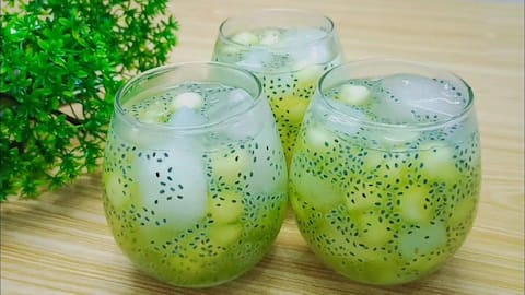 Minuman Penutup Indonesia dengan Sentuhan Biji Selasih