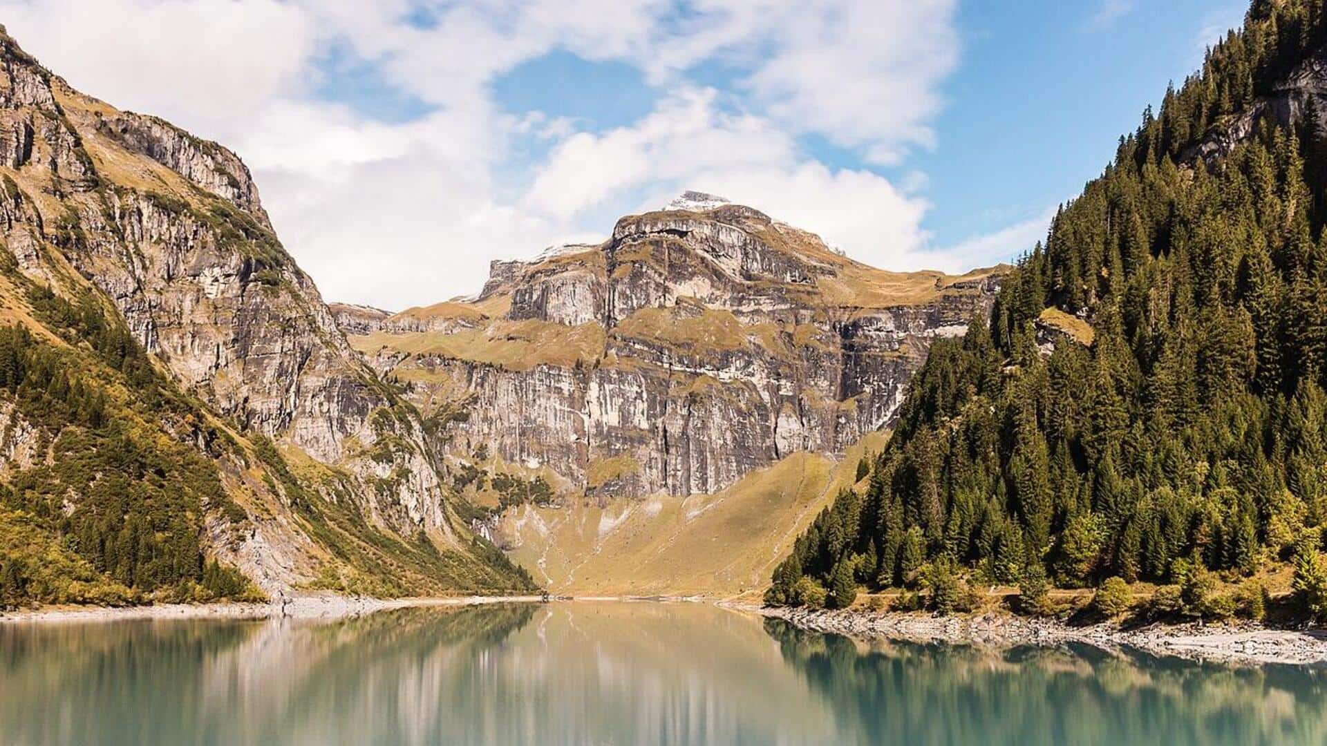 Menemukan Danau-Danau Terpencil di Swiss