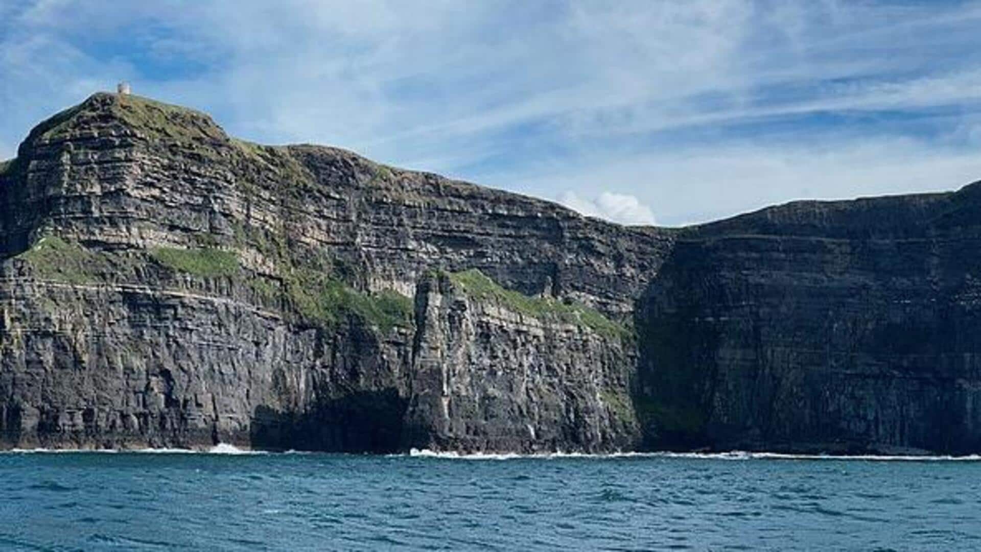Menikmati Keindahan Tebing Moher di Irlandia