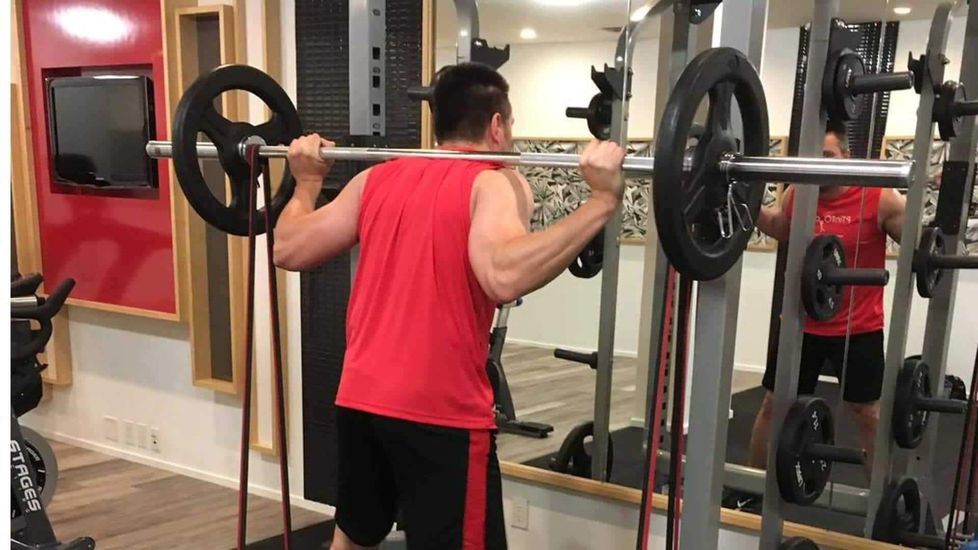 Membangun kekuatan dengan Overhead Squat