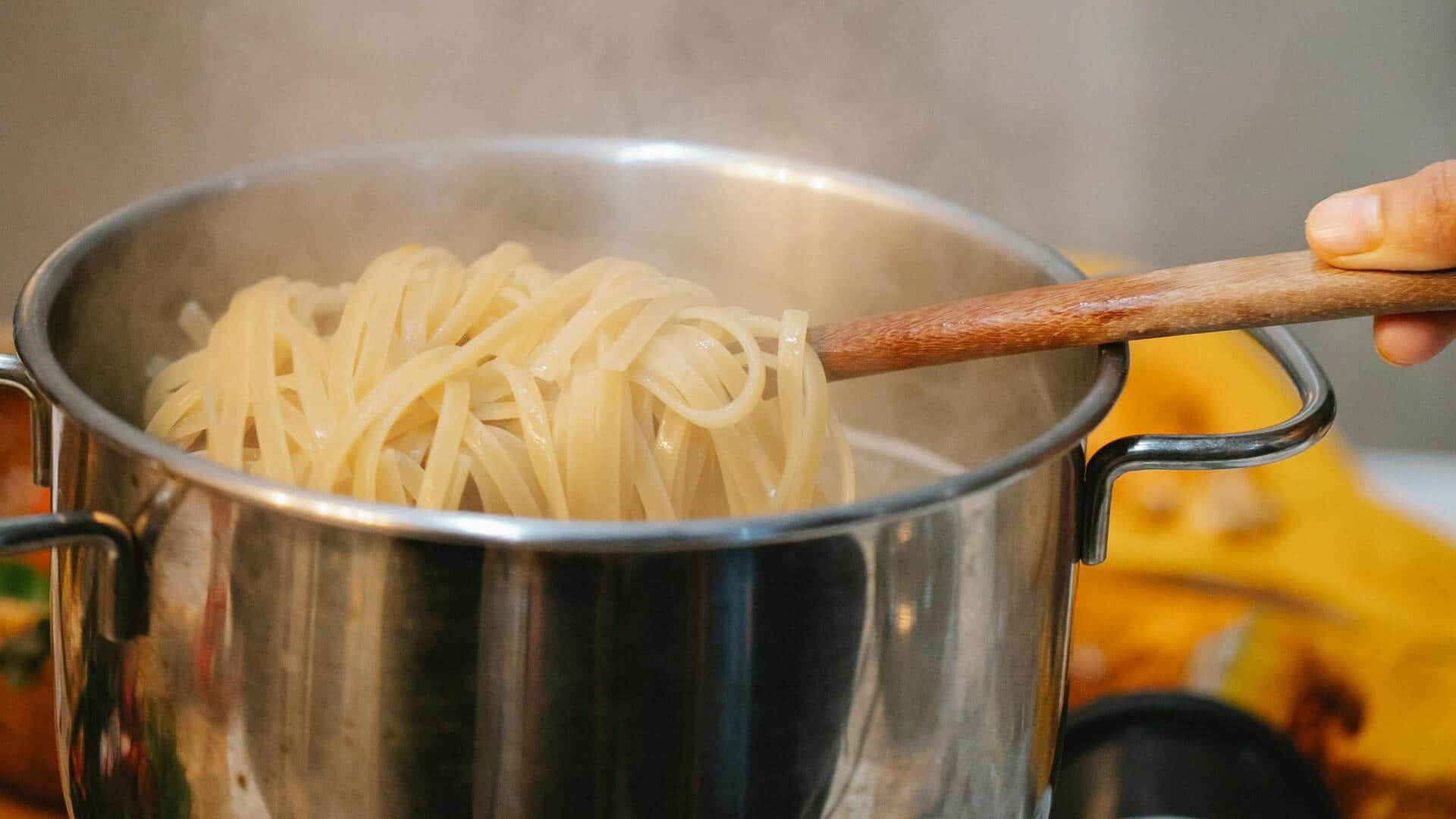 Cara cerdas memanfaatkan air pasta