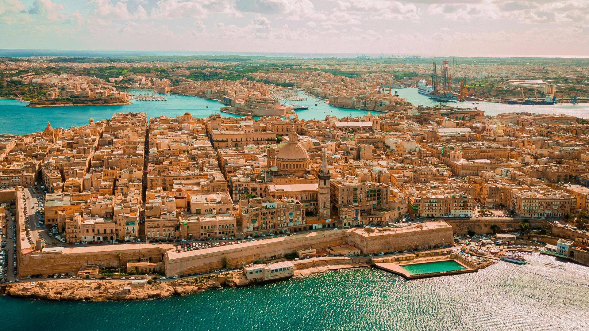 Menemukan Keindahan Air Biru Malta