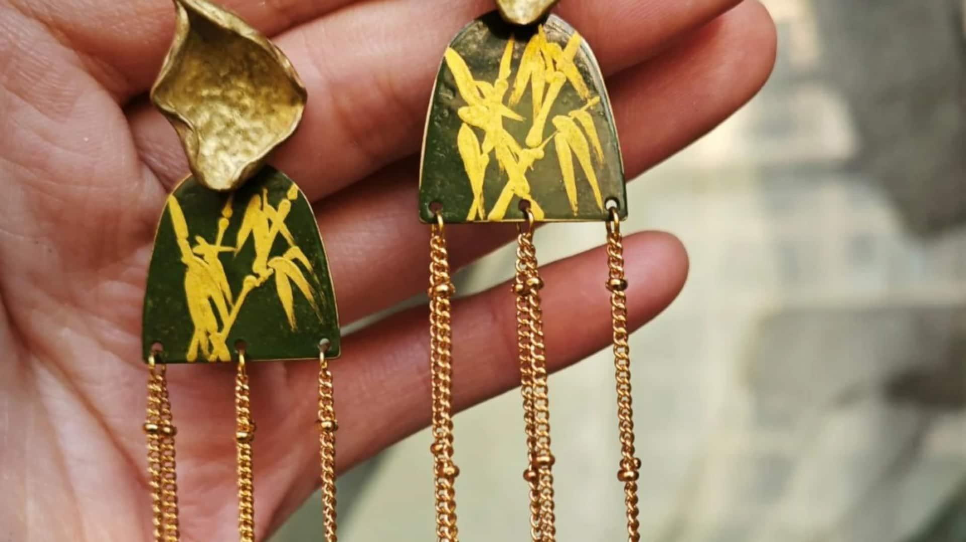 Lima anting jumbai bambu untuk tampilan musim dingin India yang cerah