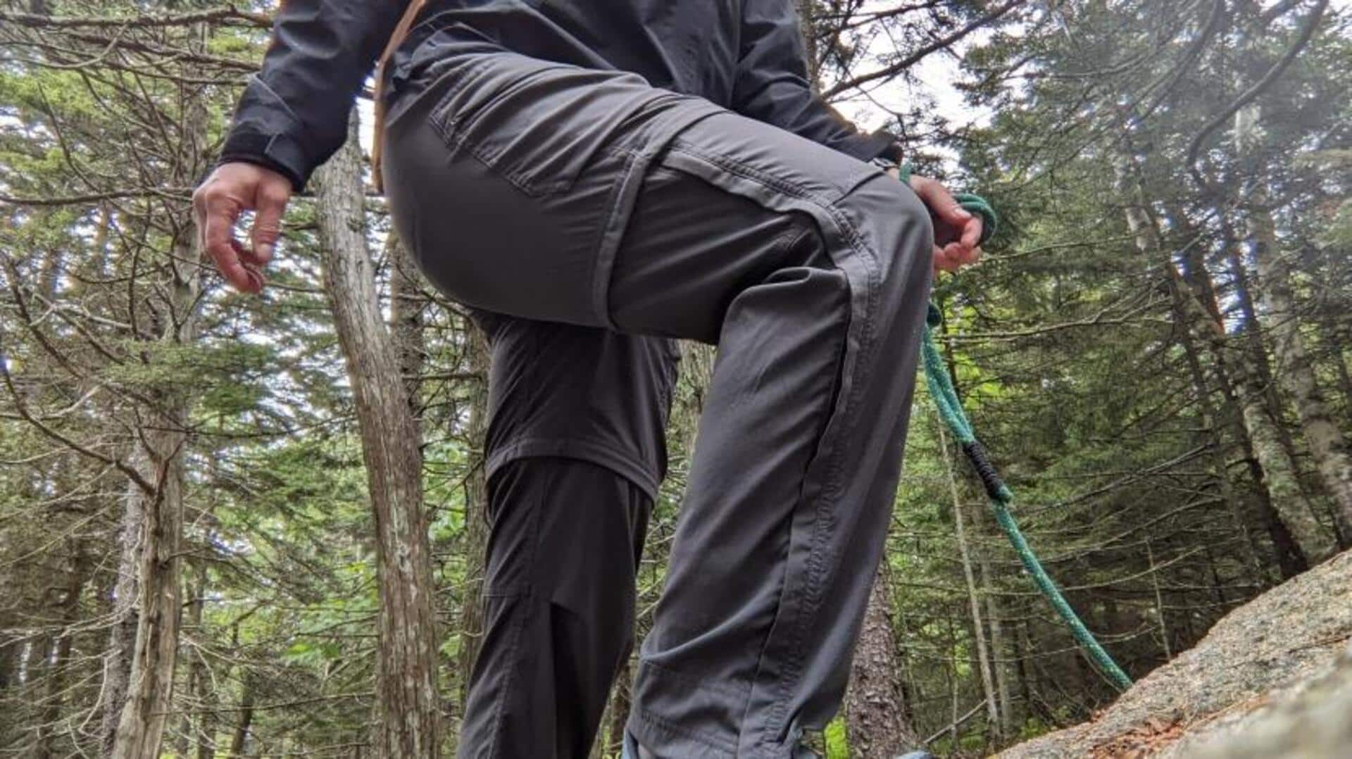 Gaya celana tahan air di musim hujan