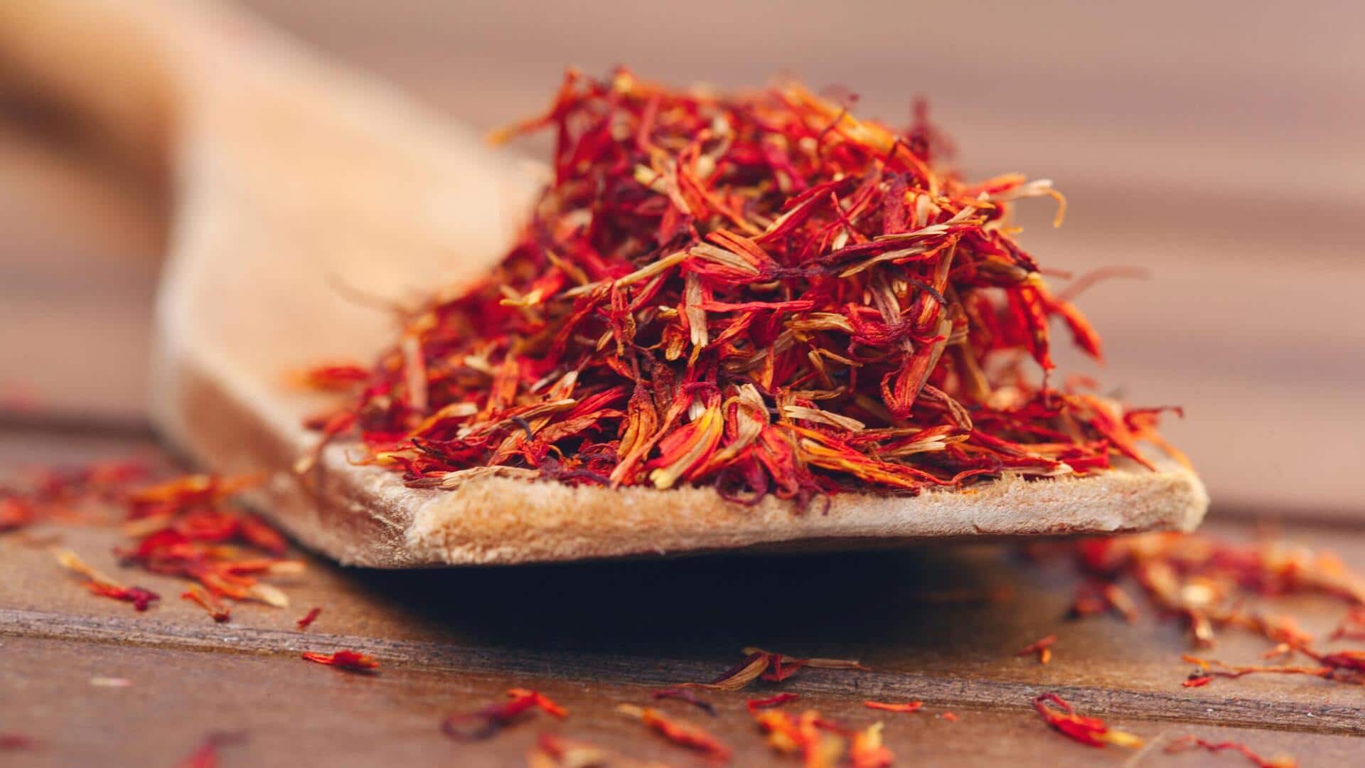 Mencicipi Hidangan Penutup yang Menggugah Selera dengan Sentuhan Saffron 
