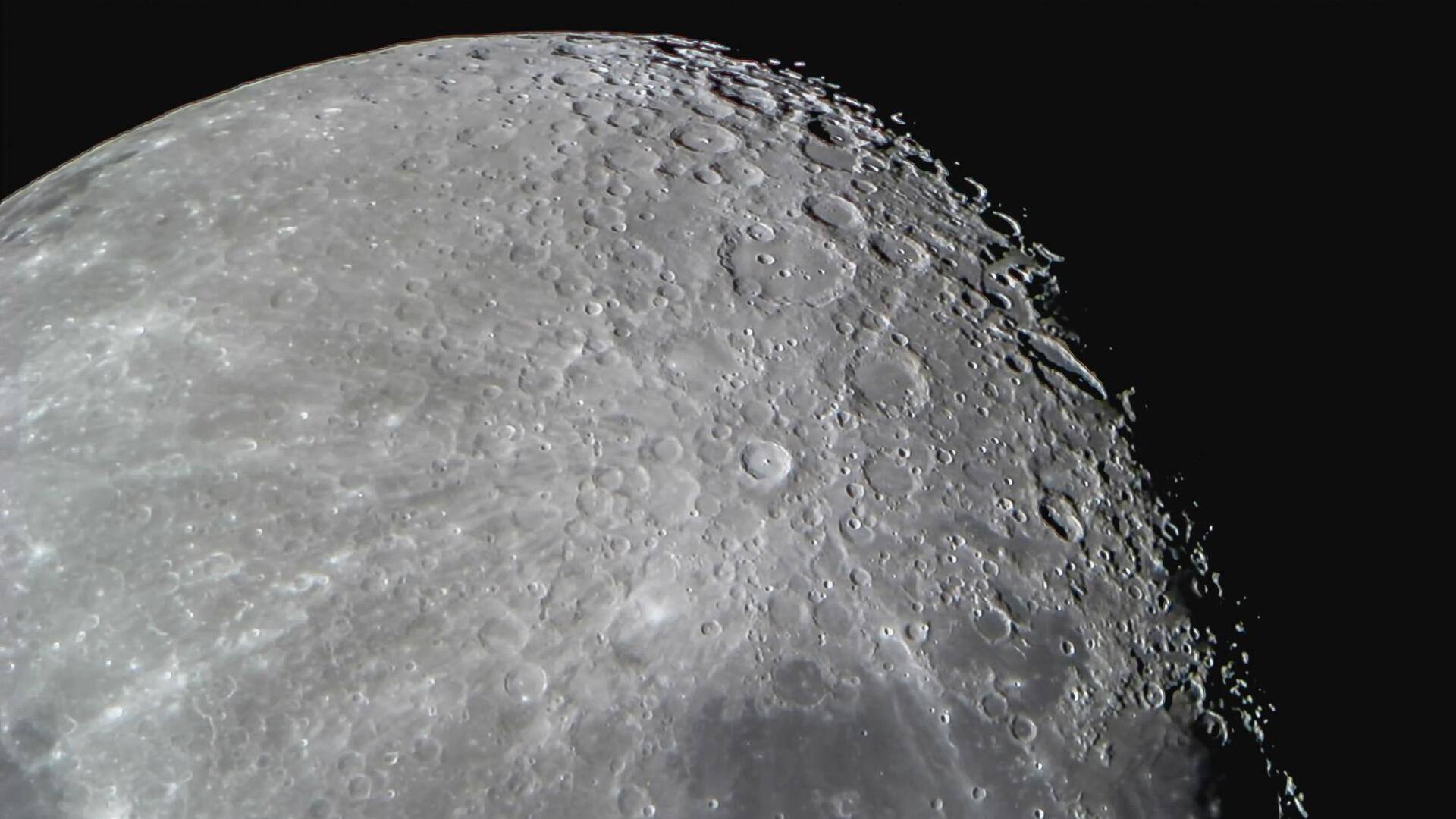 Kawah Tersembunyi di Bulan yang Mengungkap Tabrakan Kosmik Kuno