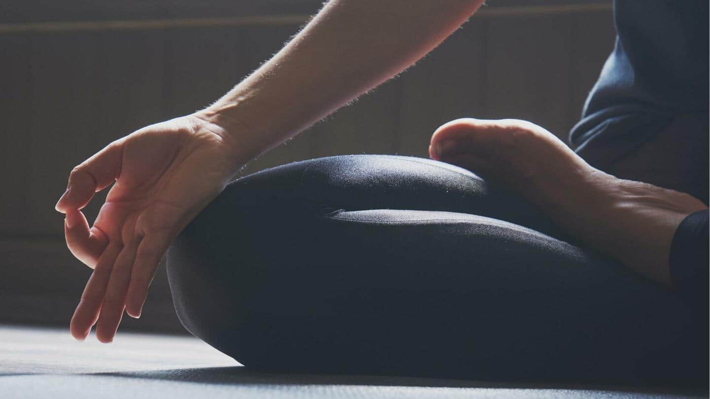 Ingin meningkatkan keseimbangan? Pose-pose yoga ini bisa membantu