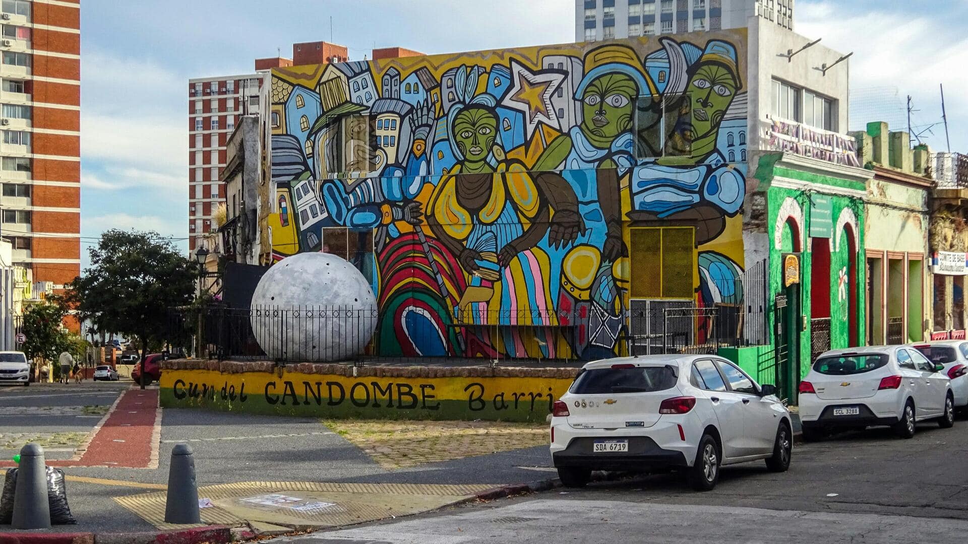 Menjelajahi Sudut-Sudut Tersembunyi Montevideo yang Berwarna-warni