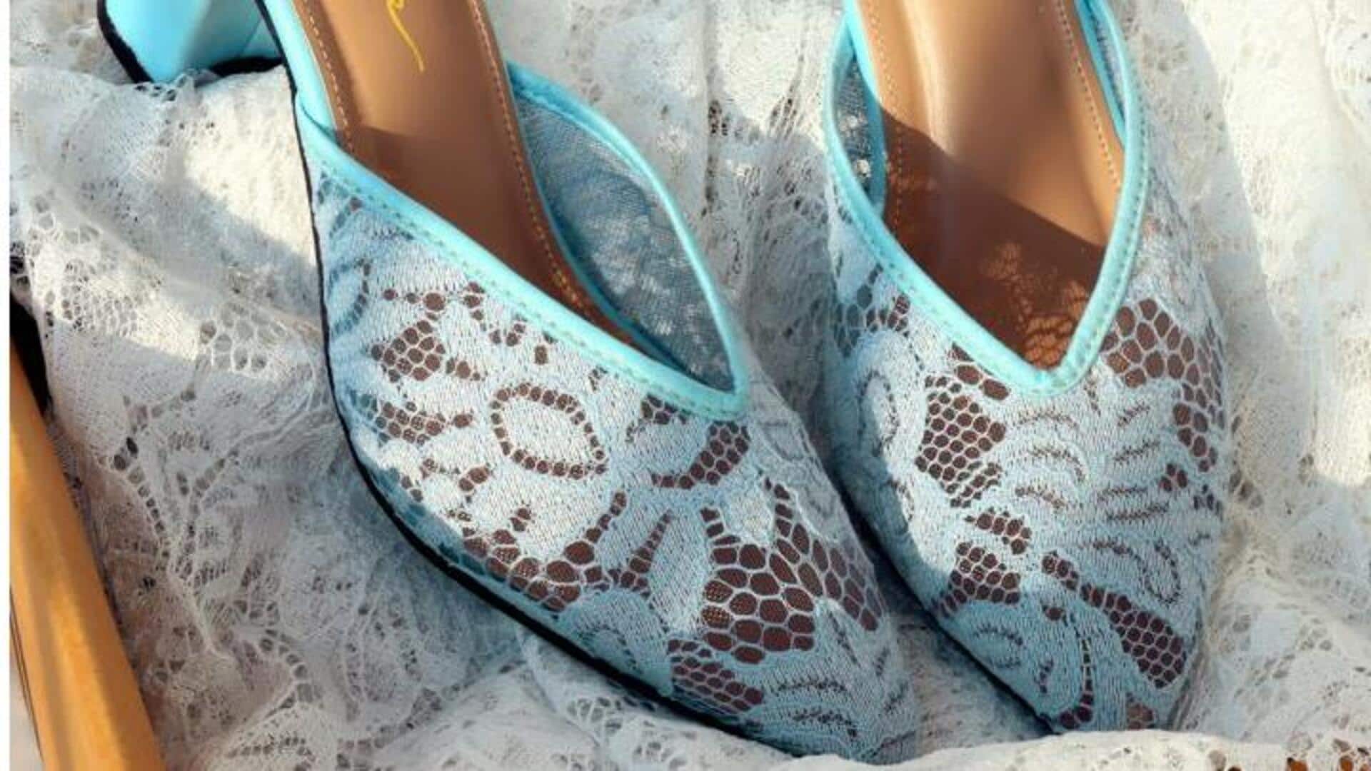 Lima cara unik memakai sandal brokat di musim dingin