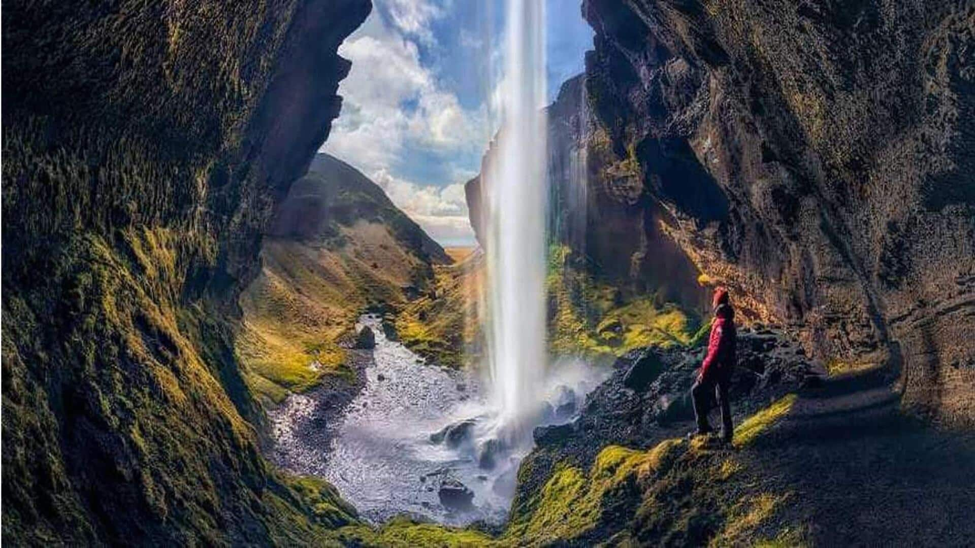 Hal yang dapat dilakukan di air terjun mistik di Seljalandsfoss, Islandia