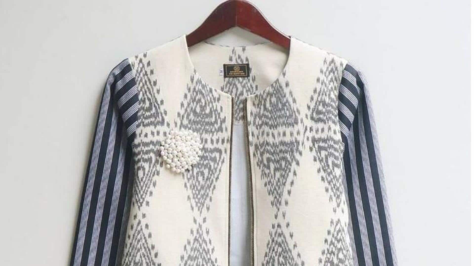 Menghidupkan kembali tampilan etnik dengan elemen fesyen abadi