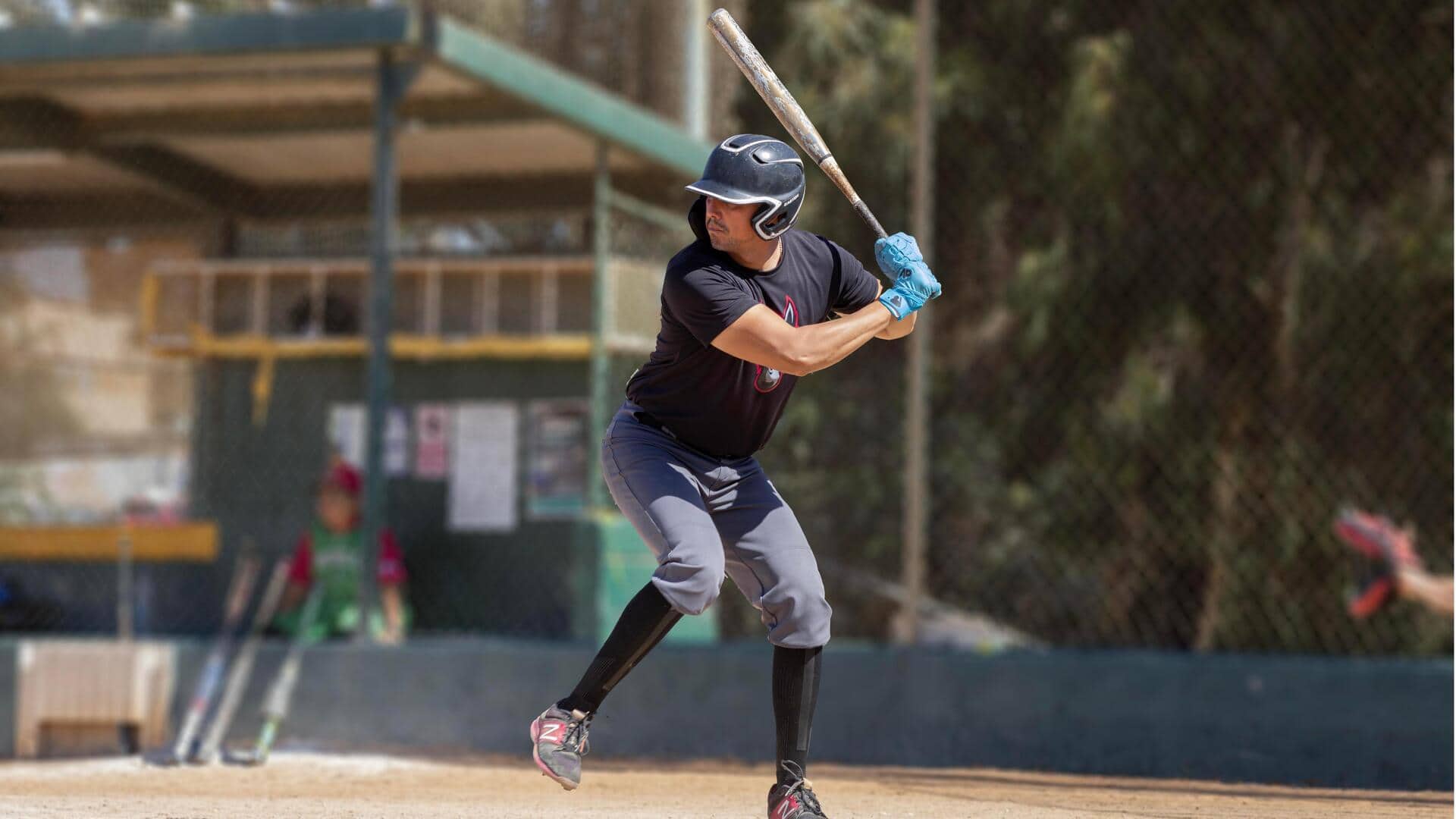 Mengapa tongkat baseball berbentuk bulat?