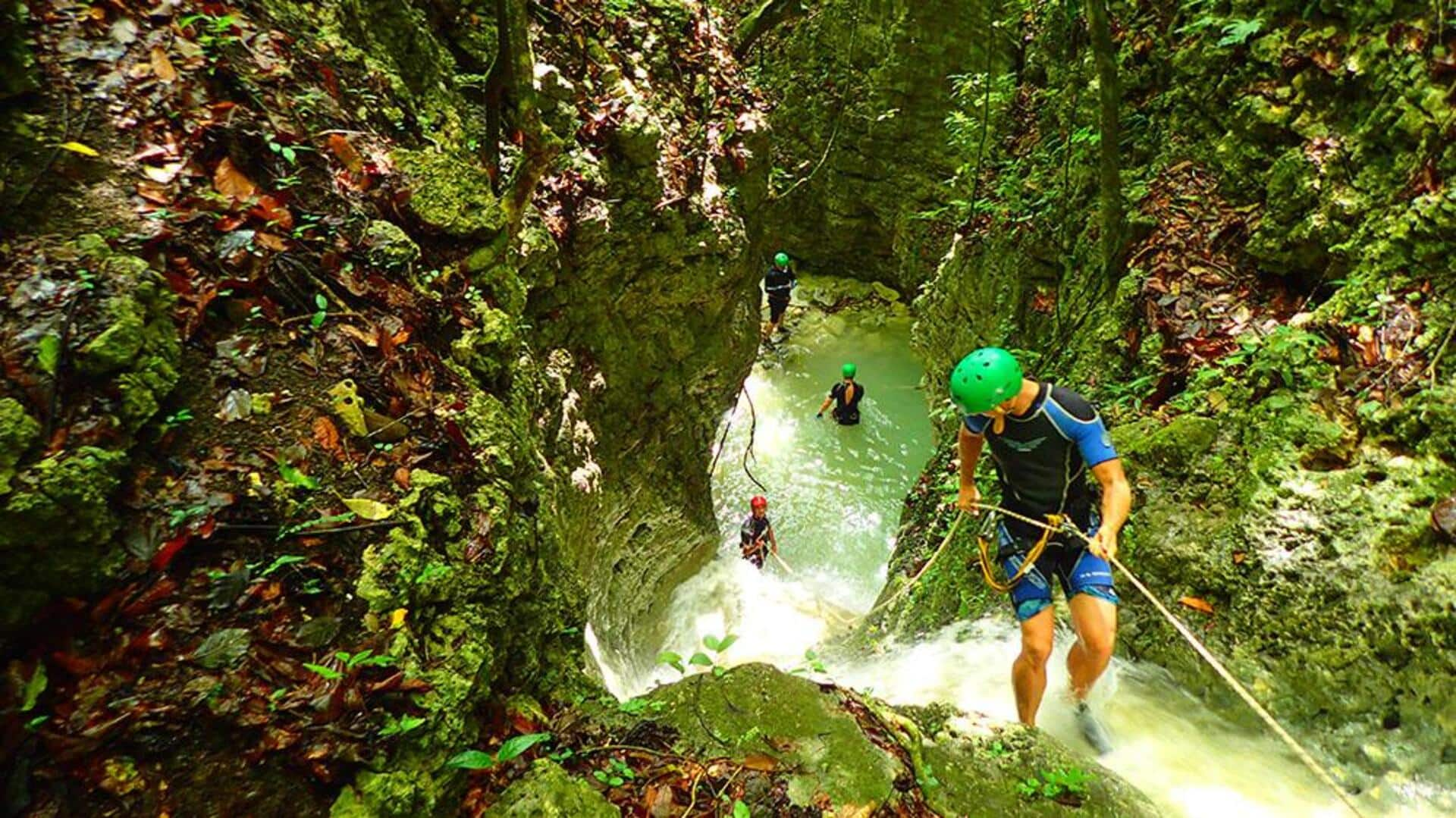 Menaklukkan Air Terjun Di Republik Dominika