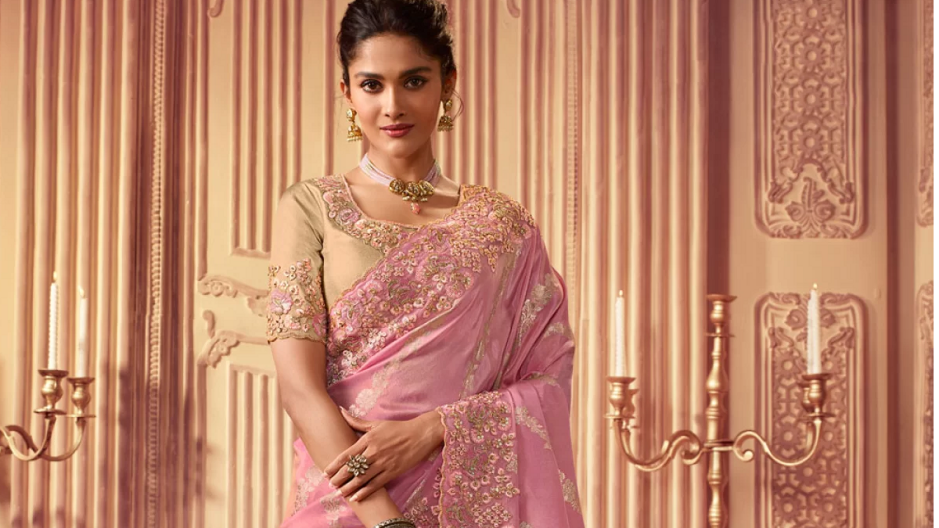 Siluet mode India yang abadi untuk semua bentuk tubuh