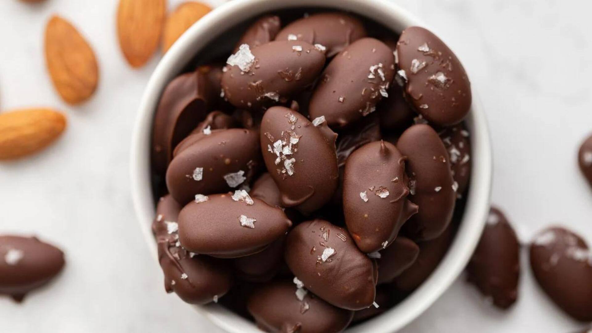 Menjelajahi Camilan Renyah dari Cokelat dan Kacang Almond