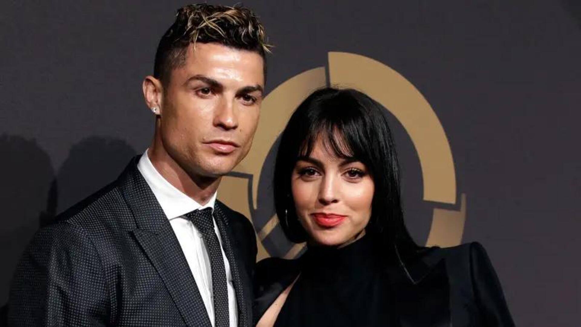 Cristiano Ronaldo Melamar Georgina dengan Cincin Mewah Seharga 30 Miliar