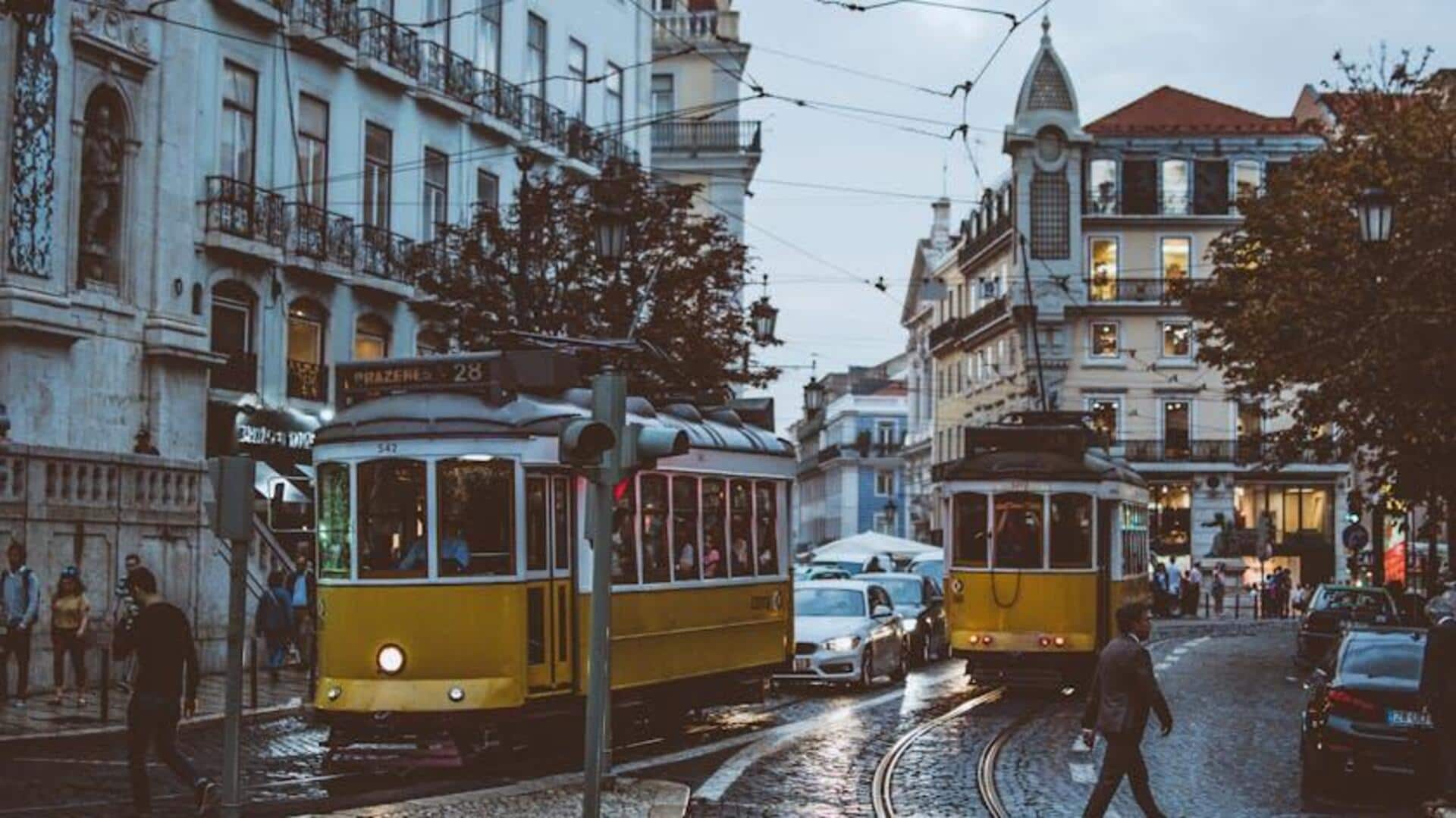Tram Ikonik dan Pasar Lokal di Lisbon Tram Ikonik dan Pasar Lokal di Lisbon