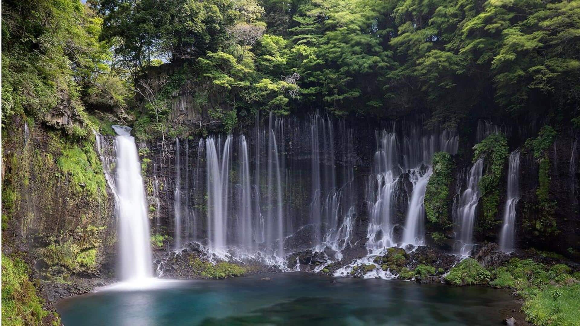 Menikmati Keajaiban Air Terjun Tersembunyi di Jepang