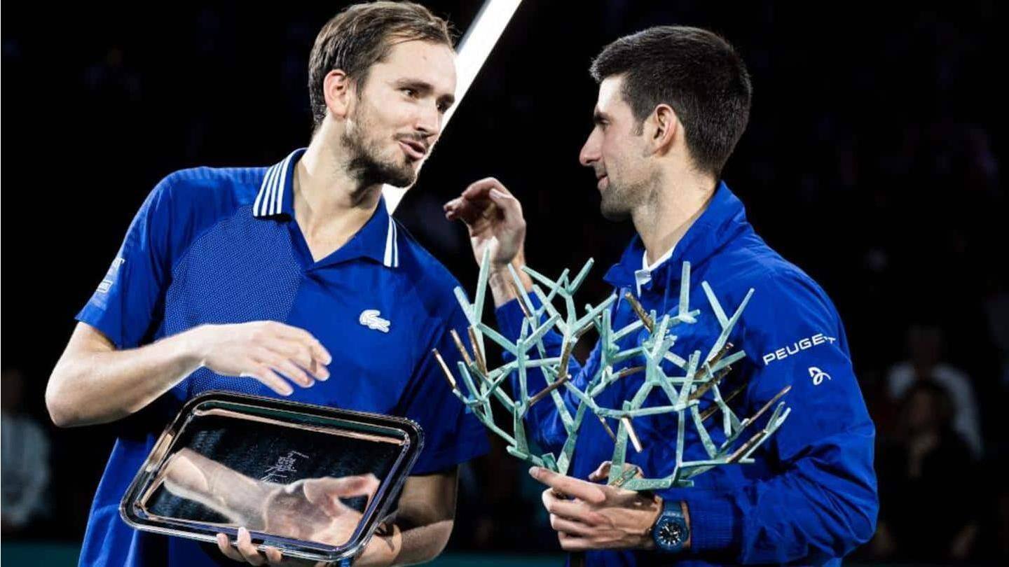 Djokovic mengalahkan Medvedev untuk memenangkan gelar Paris Masters keenamnya Djokovic mengalahkan Medvedev untuk memenangkan gelar Paris Masters keenamnya