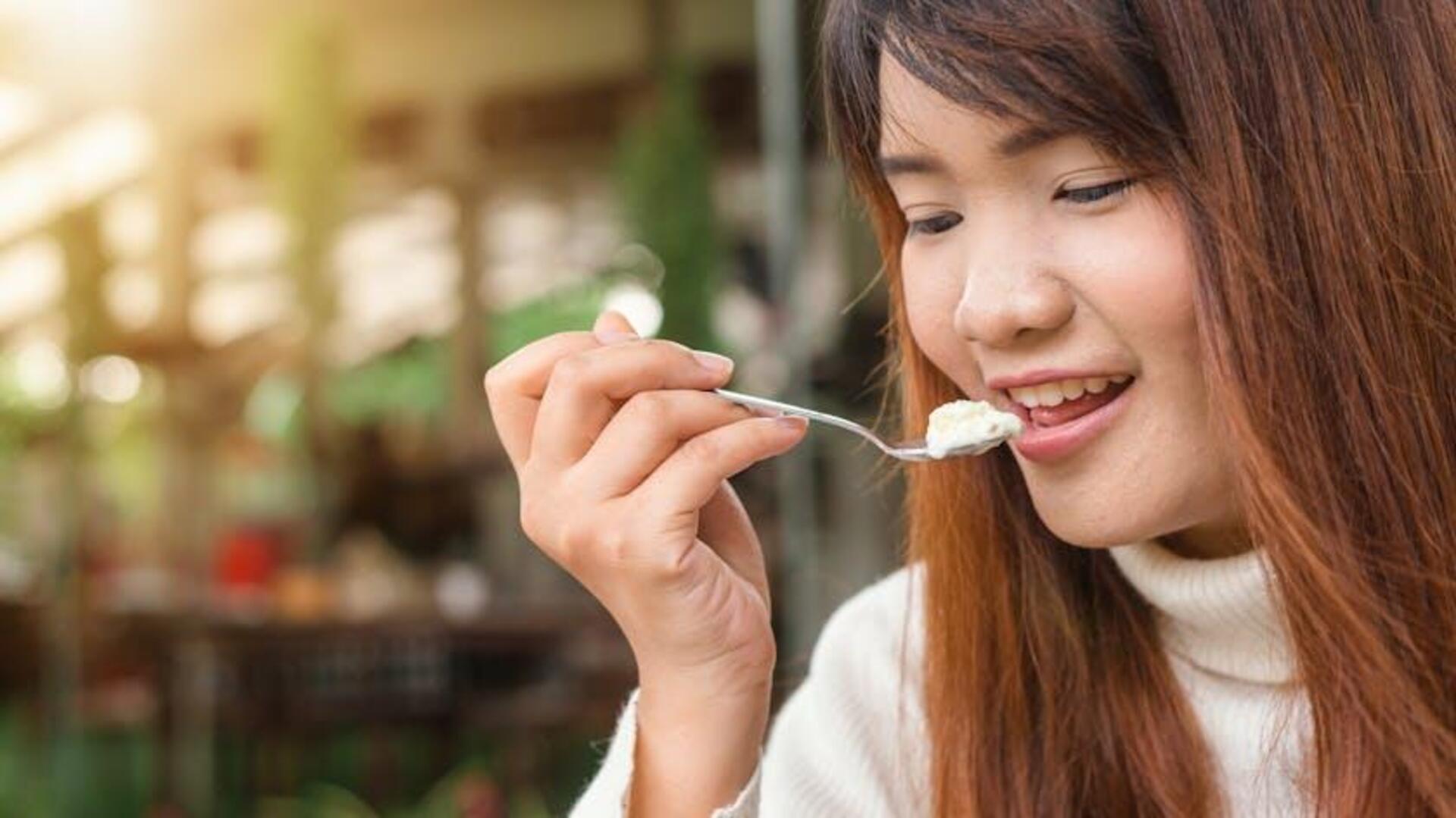 Tingkatkan Fokus dengan Mengunyah secara Sadar saat Makan Tingkatkan Fokus dengan Mengunyah secara Sadar saat Makan
