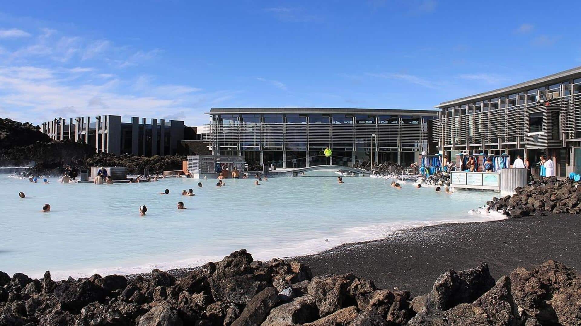 Menjelajahi Kolam-Kolam Geotermal Islandia