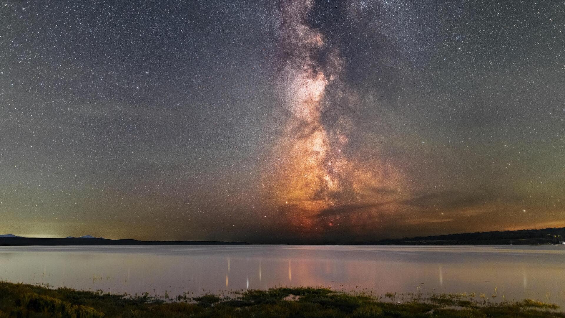 Bagaimana Fisika Kuantum Menjelaskan Warna pada Objek-Objek di Langit?