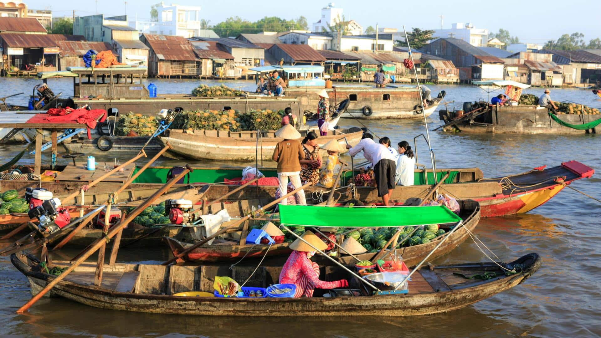 Menjelajahi Pasar Terapung yang Meriah di Can Tho, Vietnam