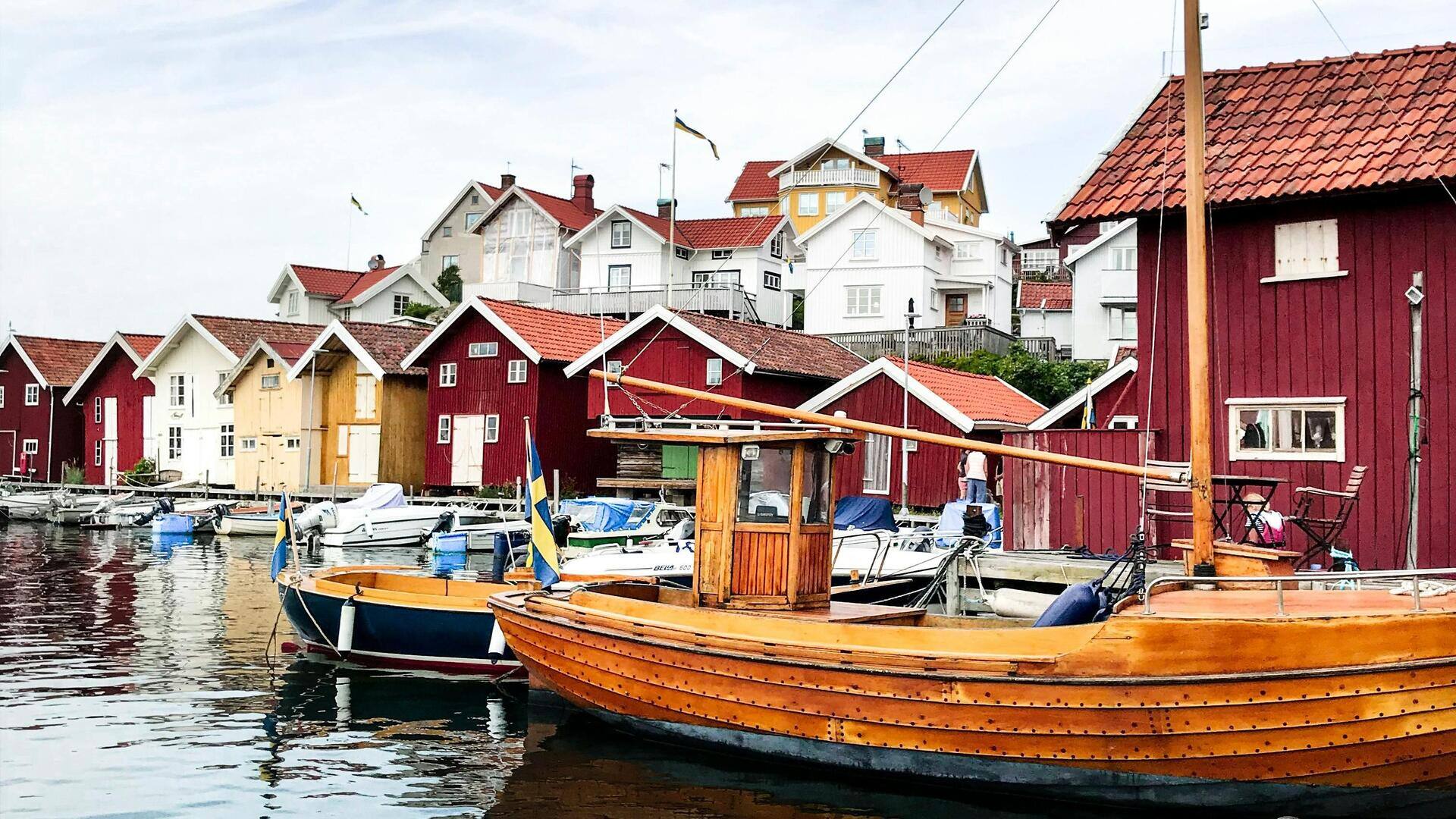 Menikmati Perahu Tenang di Kepulauan Swedia