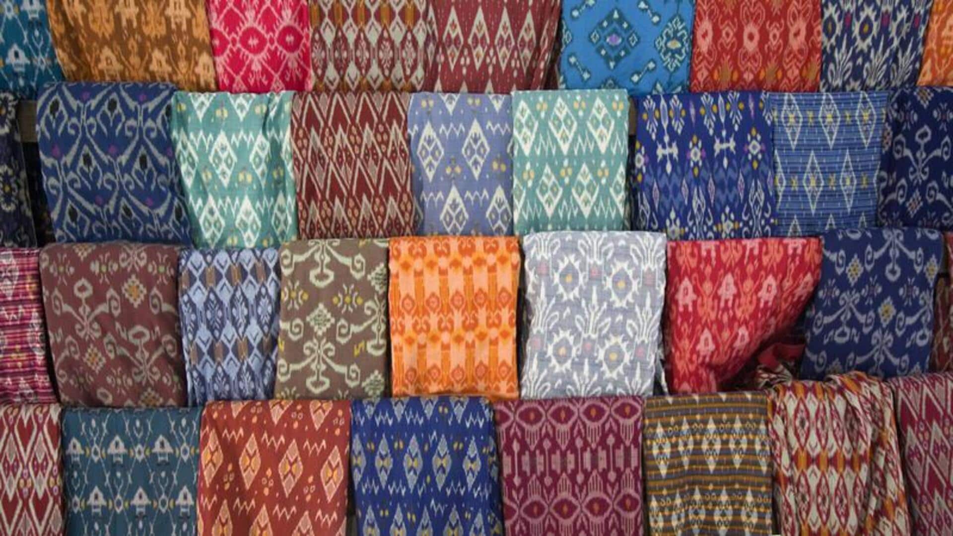 Lima cara memadukan cetakan ikat untuk musim dingin India