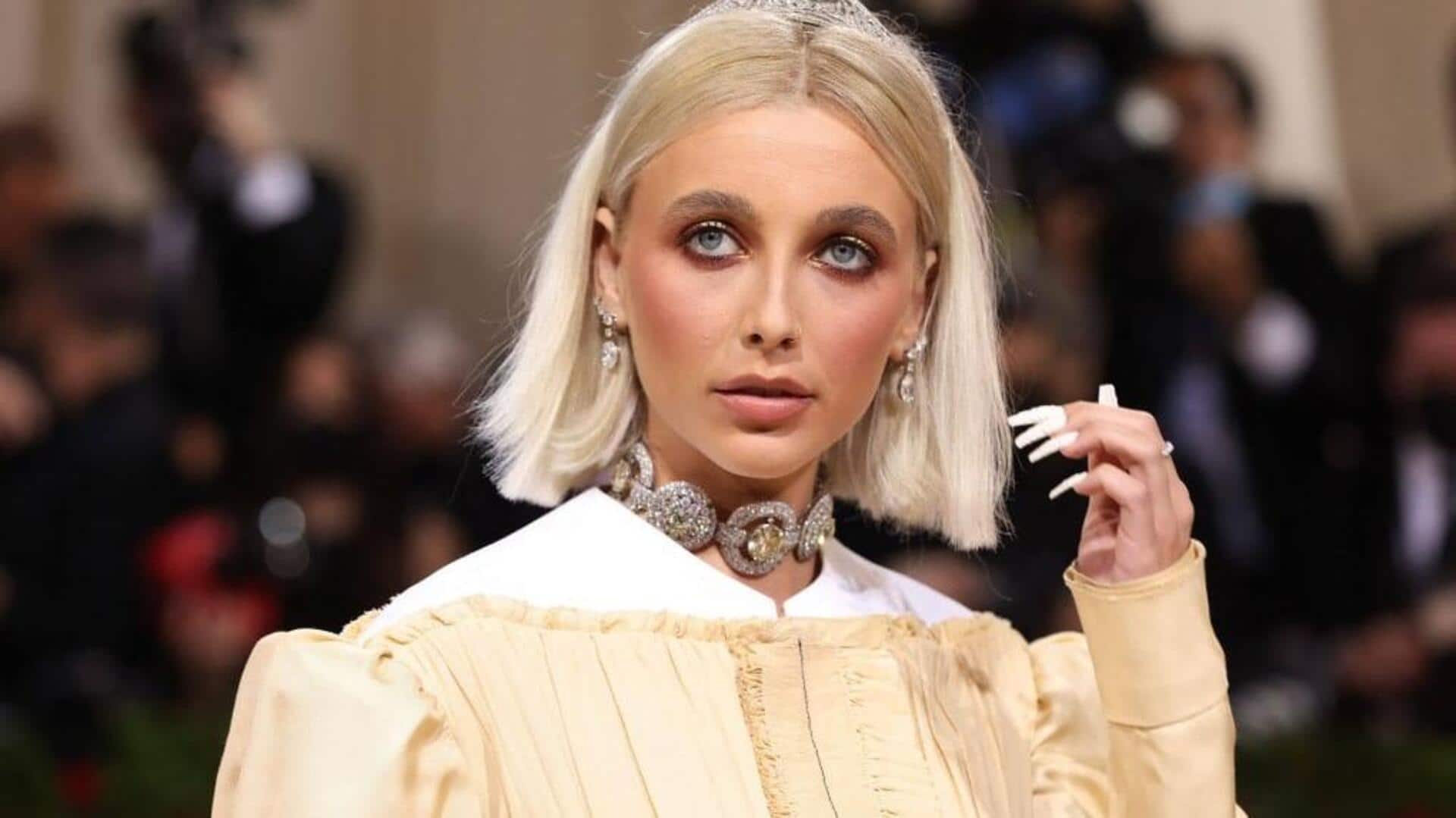 Siapakah Emma Chamberlain? YouTuber yang menjadi ikon mode yang menjadi pembawa acara Met Gala 2025 Siapakah Emma Chamberlain? YouTuber yang menjadi ikon mode yang menjadi pembawa acara Met Gala 2025